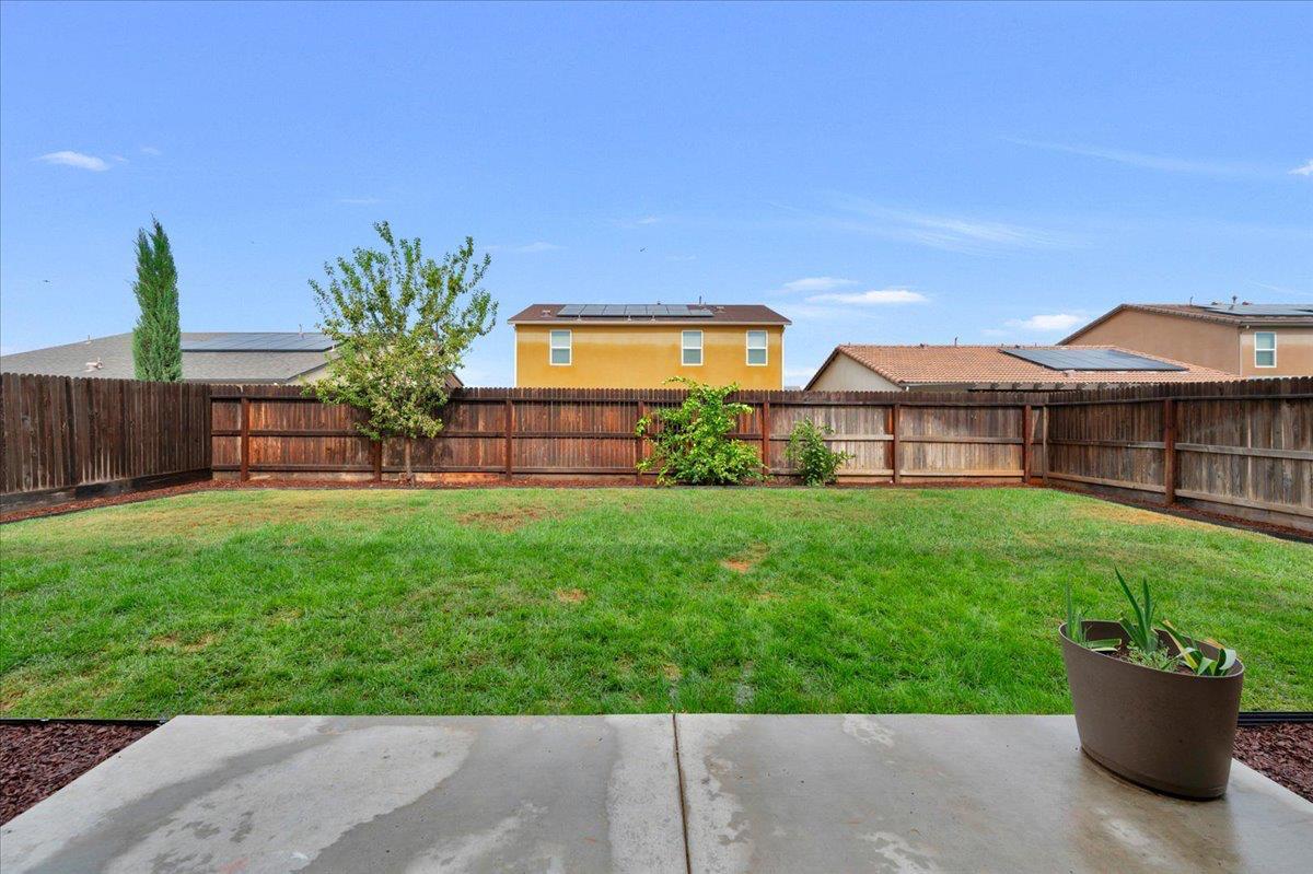 Fresno, California, 93722, United States, 5 Bedrooms Bedrooms, ,3 BathroomsBathrooms,Residential,For Sale,1982186