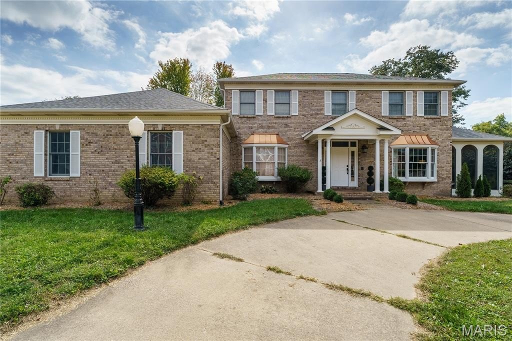 Glen Carbon, Illinois, 62034, United States, 5 Bedrooms Bedrooms, ,4 BathroomsBathrooms,Residential,For Sale,1977133