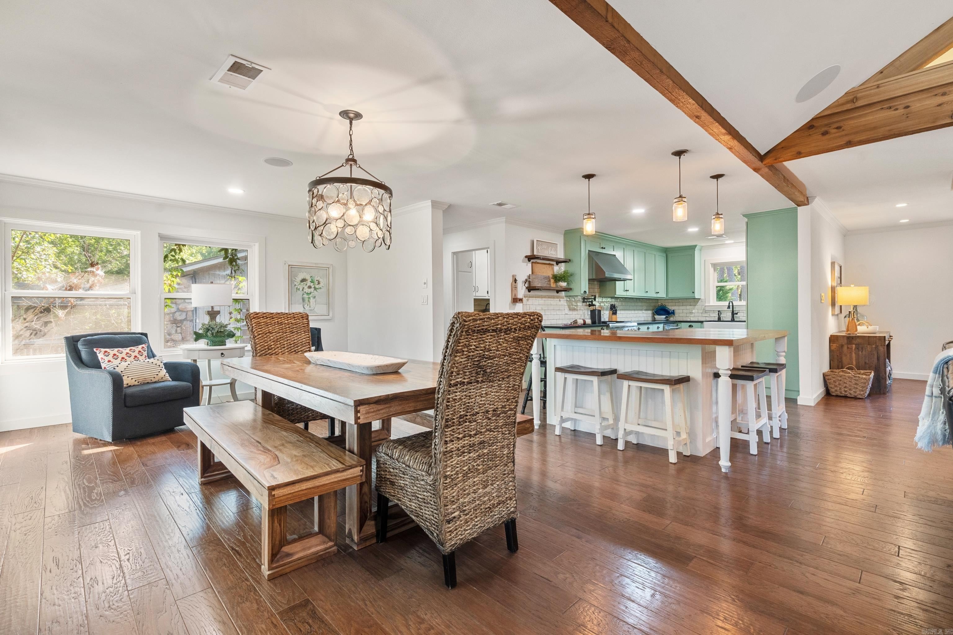 Hot Springs, Arkansas, 71913, United States, 3 Bedrooms Bedrooms, ,3 BathroomsBathrooms,Residential,For Sale,1905821