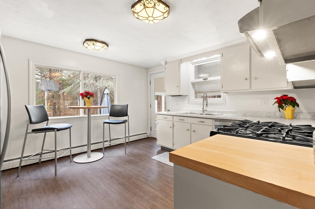 Dunstable, Massachusetts, 01827, United States, 4 Bedrooms Bedrooms, ,2 BathroomsBathrooms,Residential,For Sale,2001941