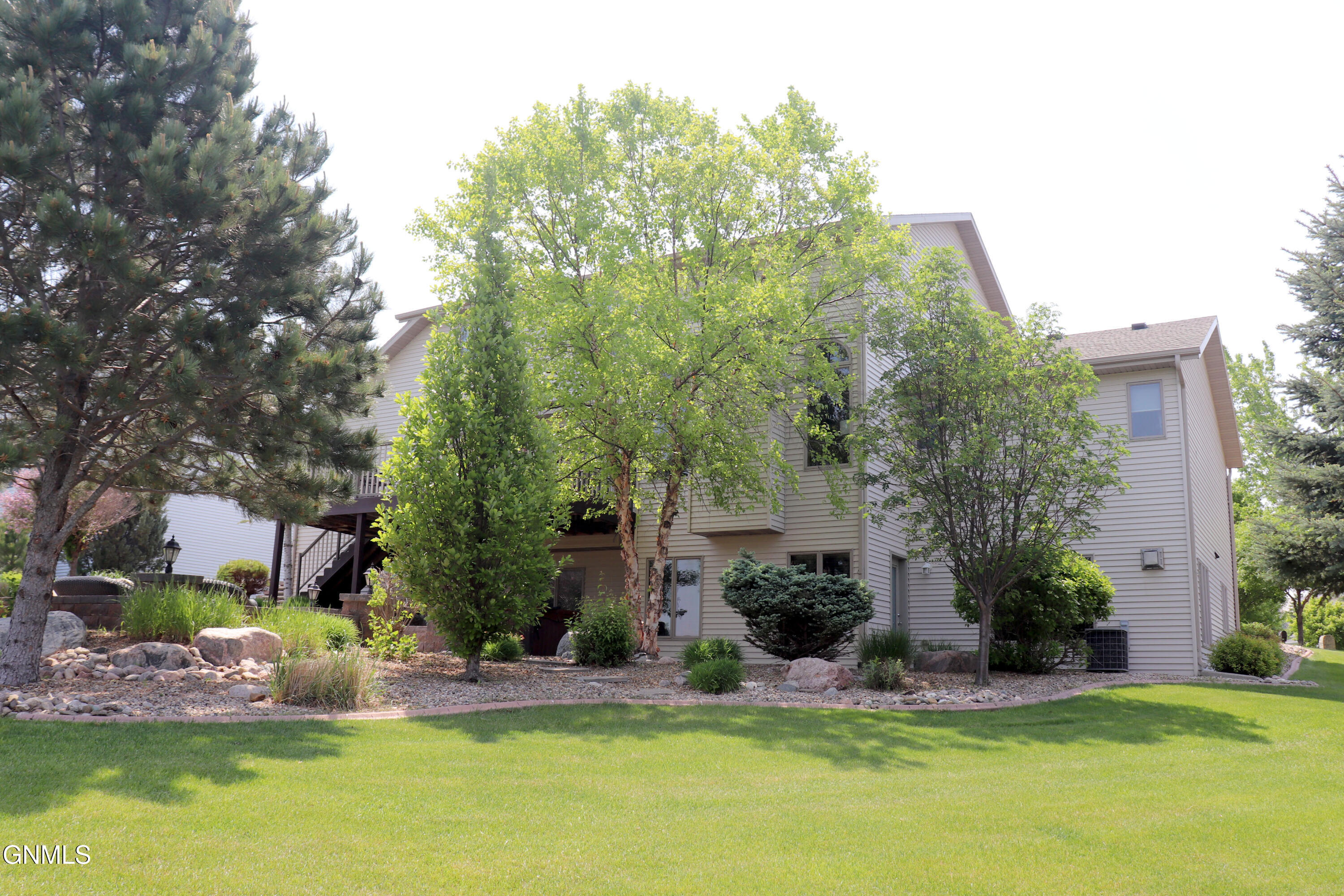 Bismarck, North Dakota, 58503, United States, 5 Bedrooms Bedrooms, ,2 BathroomsBathrooms,Residential,For Sale,2001566