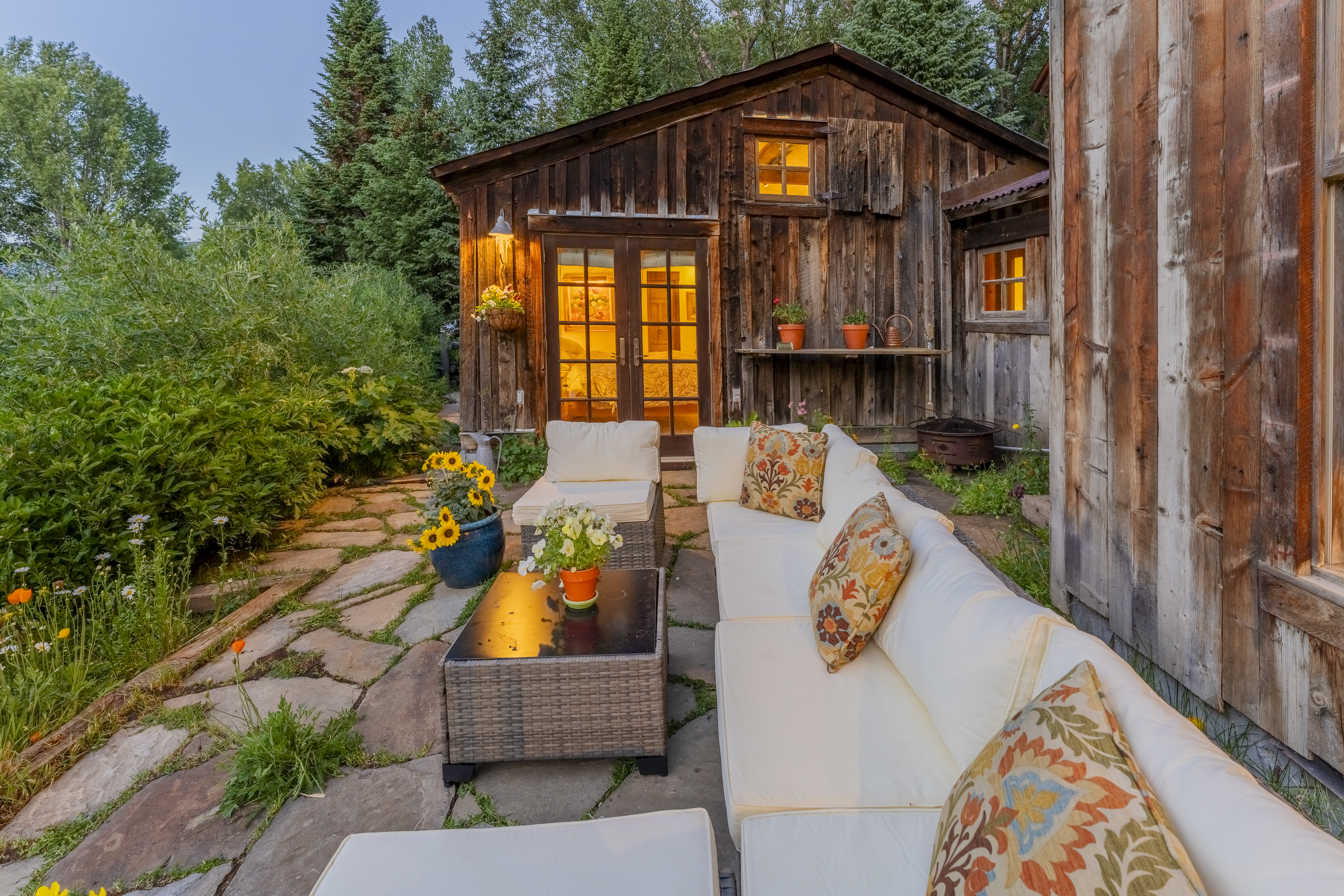  BEAR ALLEY - Unwrap The Fairytale - A Once-In-A-Lifetime Creekside Compound - 物件實景