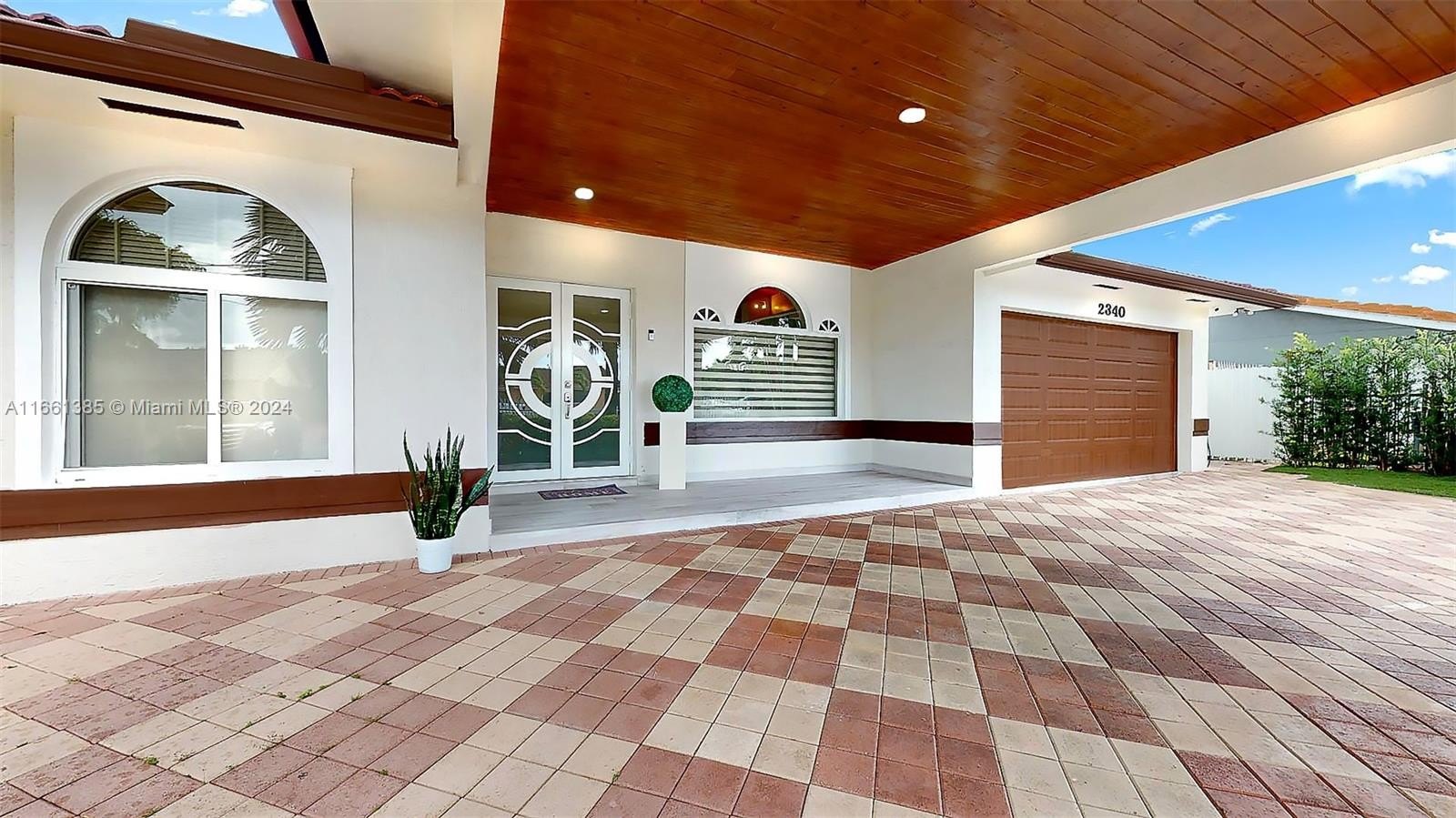 Miami, Florida, 33175, United States, 5 Bedrooms Bedrooms, ,4 BathroomsBathrooms,Residential,For Sale,1978992