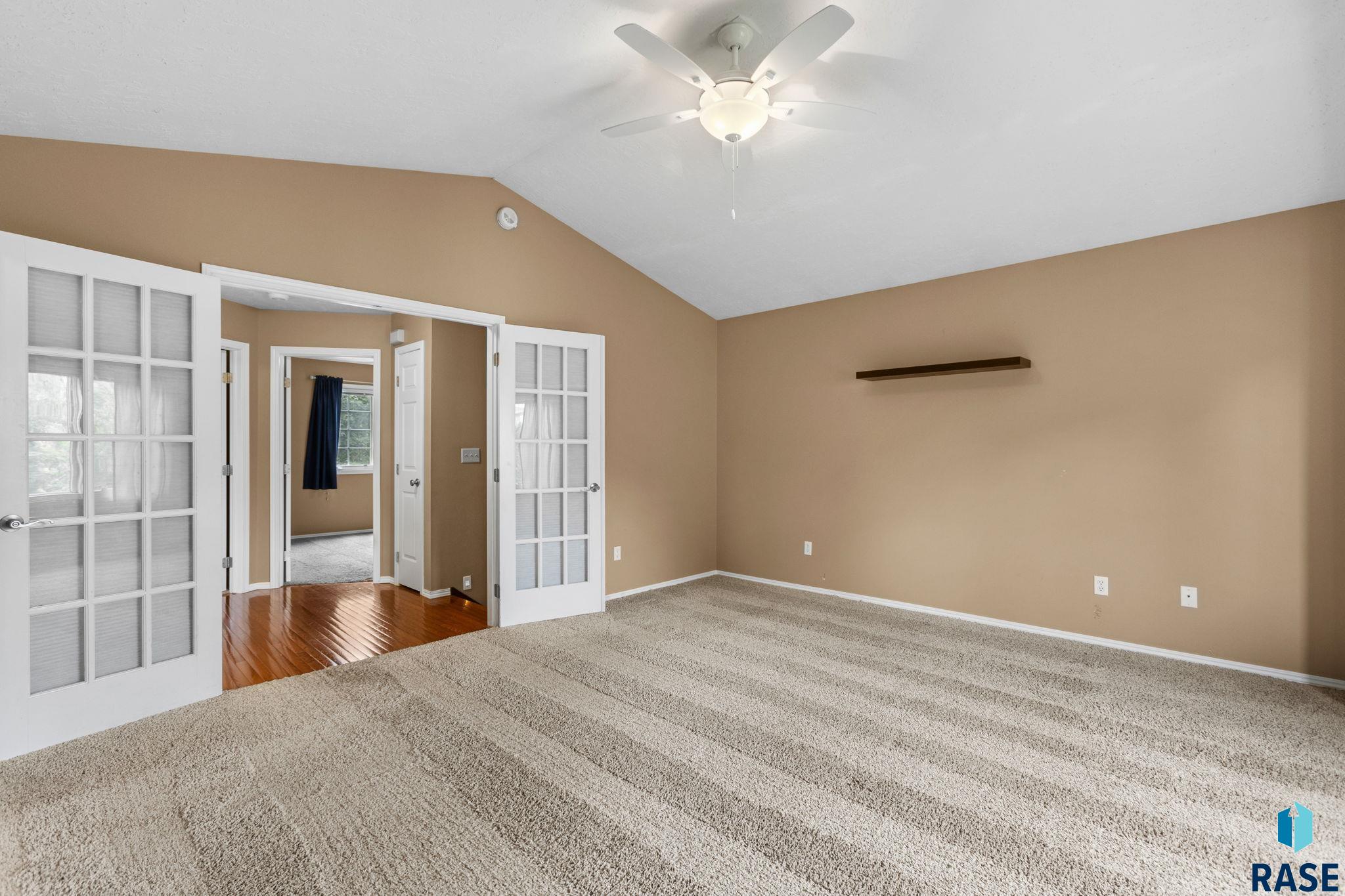 Sioux Falls, South Dakota, 57103, United States, 5 Bedrooms Bedrooms, ,2 BathroomsBathrooms,Residential,For Sale,1908912