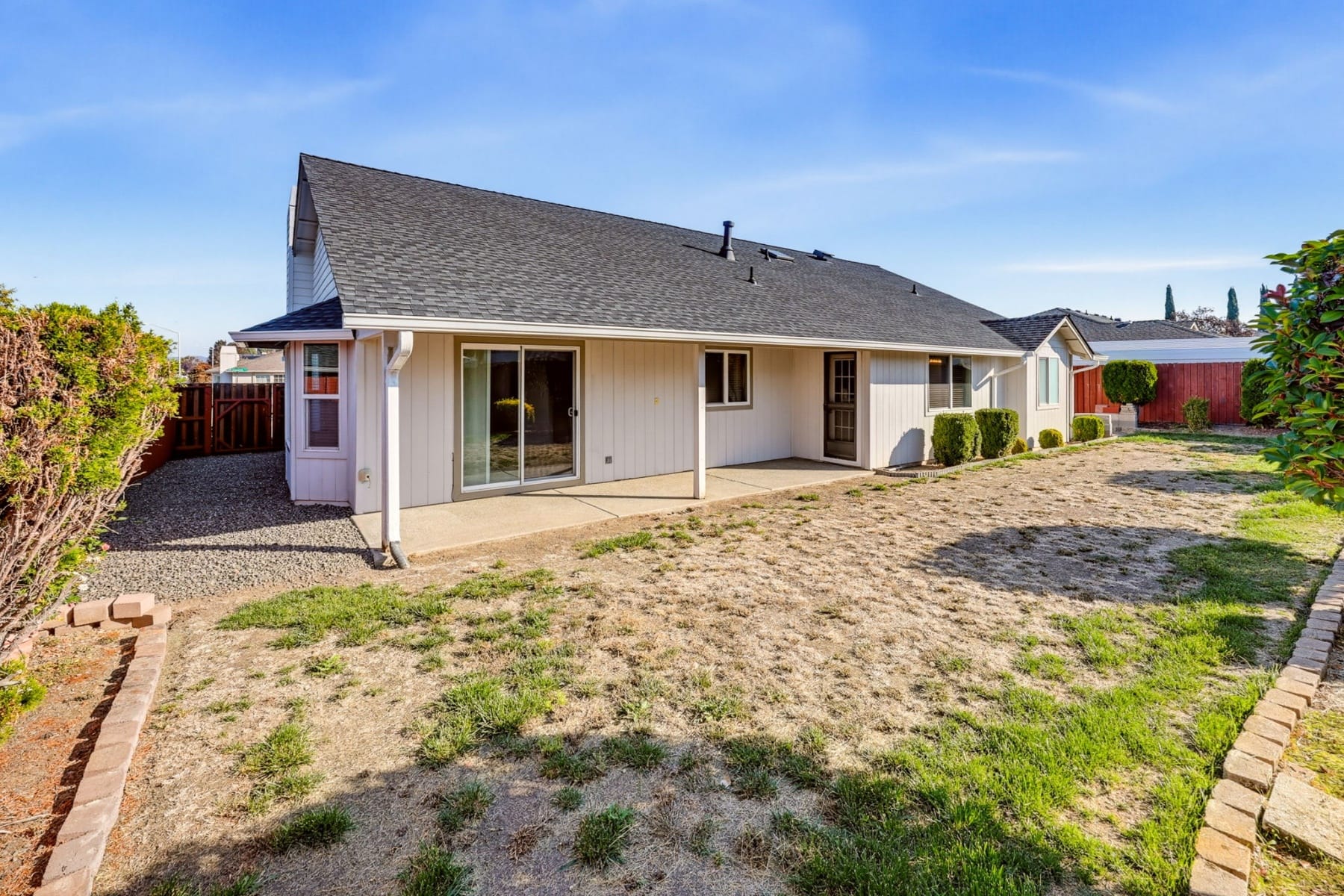  2300 Savannah Drive Central Point, OR 97502 - 物件實景