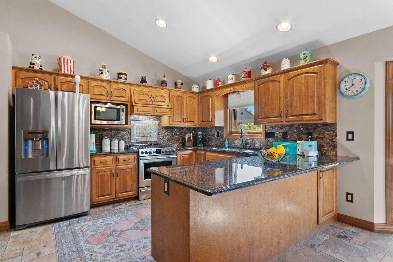 GREEN BAY, Wisconsin, 54302, United States, 3 Bedrooms Bedrooms, ,4 BathroomsBathrooms,Residential,For Sale,1818314