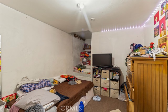 Los Angeles, California, 90022, United States, 5 Bedrooms Bedrooms, ,Residential,For Sale,1979575