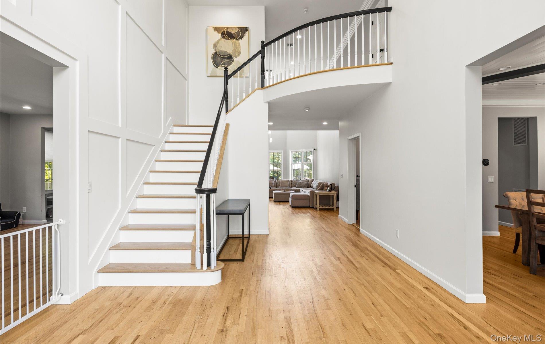 Huntington, New York, 11743, United States, 6 Bedrooms Bedrooms, ,4 BathroomsBathrooms,Residential,For Sale,1827761