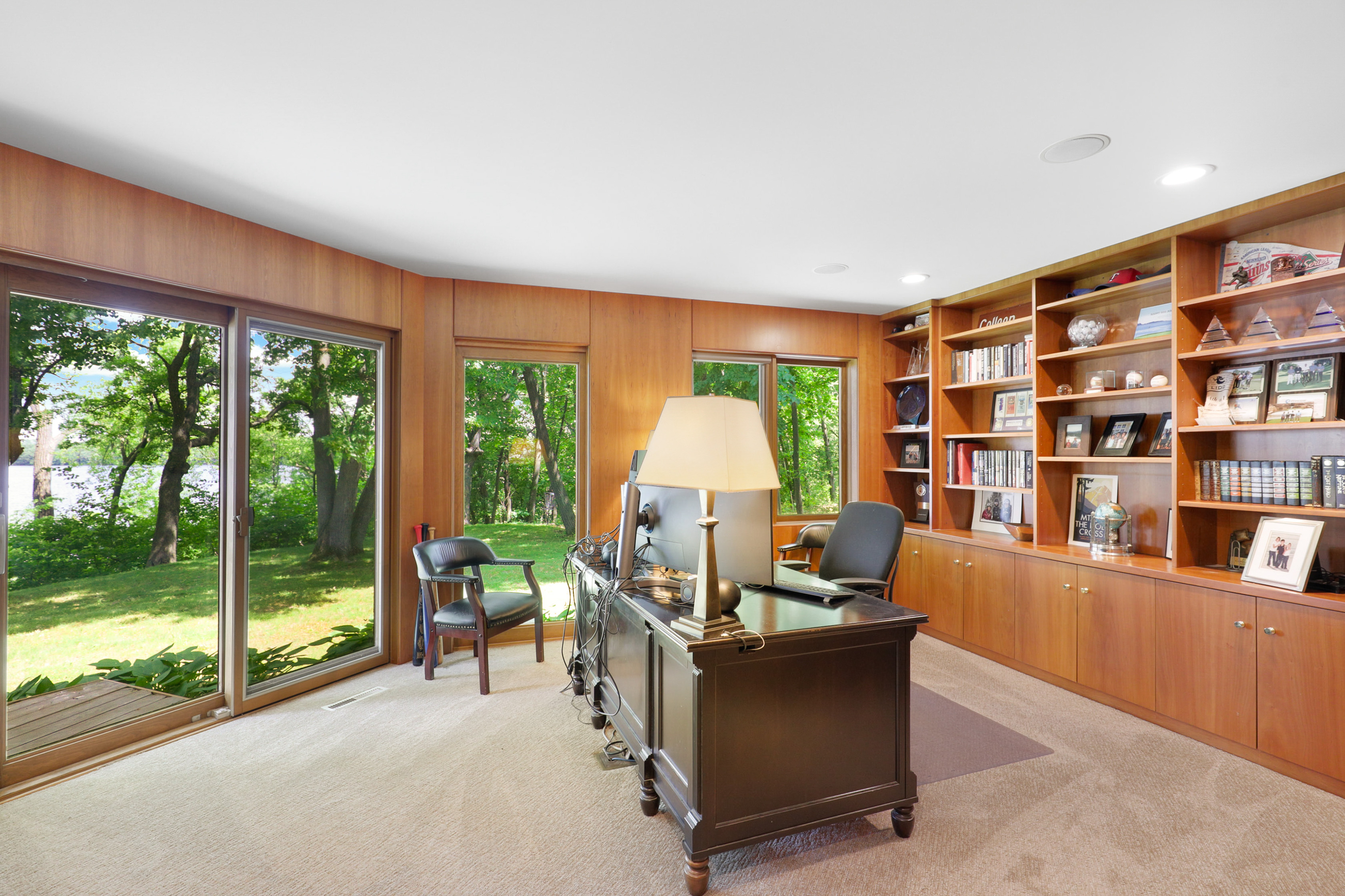  Lakeside Luxury with Timeless Charm and Modern Touches - 物件實景