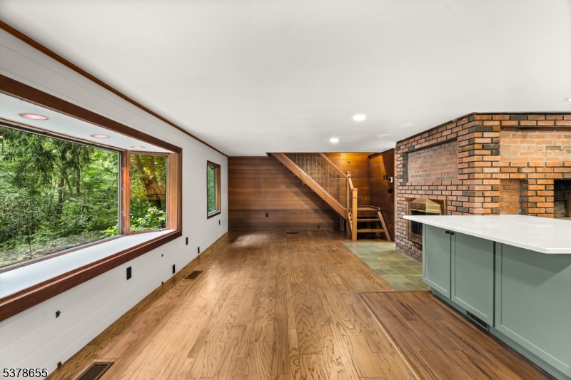 Lebanon Twp., New Jersey, 08826, United States, 3 Bedrooms Bedrooms, ,2 BathroomsBathrooms,Residential,For Sale,1972672