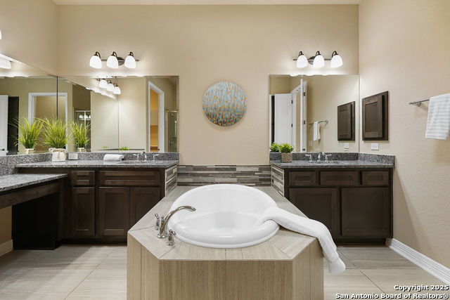 San Antonio, Texas, 78261, United States, 3 Bedrooms Bedrooms, ,4 BathroomsBathrooms,Residential,For Sale,1794798