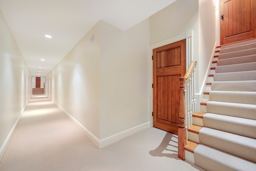Wellesley, Massachusetts, 02481, United States, 2 Bedrooms Bedrooms, ,3 BathroomsBathrooms,Residential,For Sale,1941651