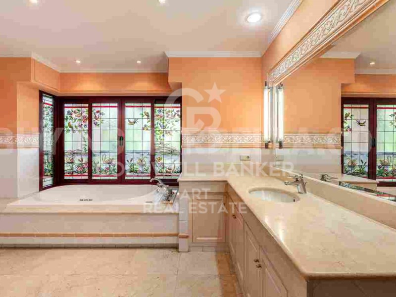 Marbella, Andalusia, ES, 5 Bedrooms Bedrooms, ,4 BathroomsBathrooms,Residential,For Sale,1804949