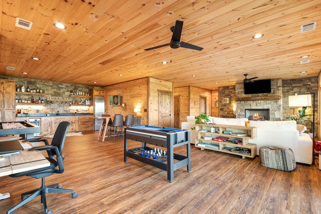 Morganton, Georgia, 30560, United States, 3 Bedrooms Bedrooms, ,3 BathroomsBathrooms,Residential,For Sale,1983802