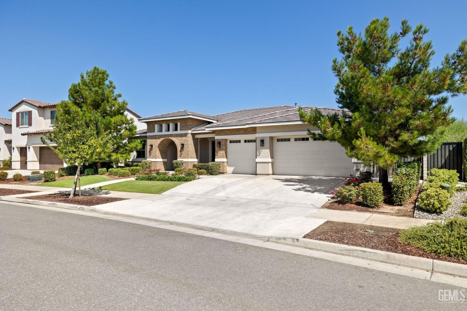 Bakersfield, California, 93311, United States, 4 Bedrooms Bedrooms, ,3 BathroomsBathrooms,Residential,For Sale,1926375