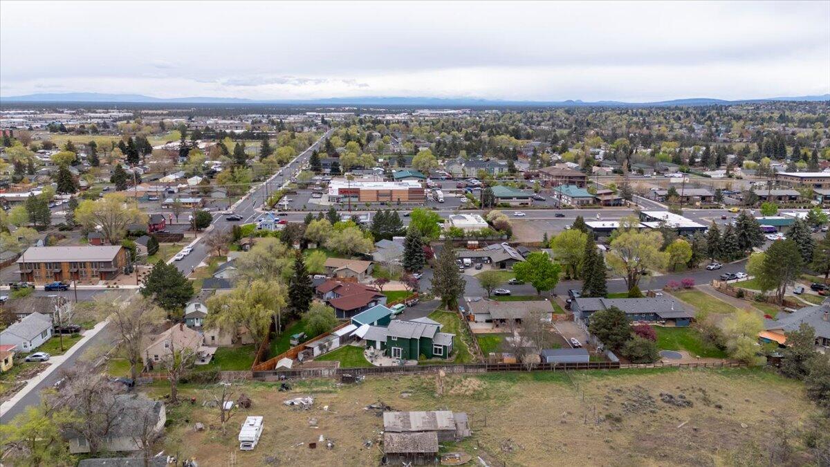 Redmond, Oregon, 97756, United States, 4 Bedrooms Bedrooms, ,2 BathroomsBathrooms,Residential,For Sale,2039824