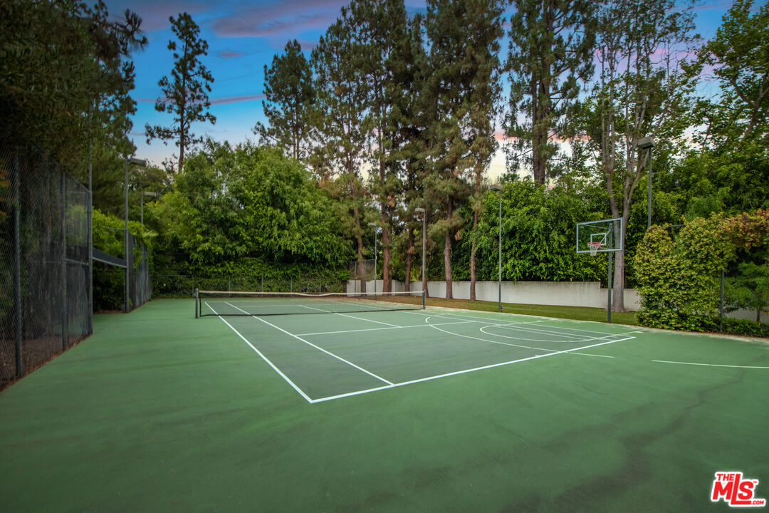 Beverly Hills, California, 90210, United States, 7 Bedrooms Bedrooms, ,2 BathroomsBathrooms,Residential,For Sale,1896171