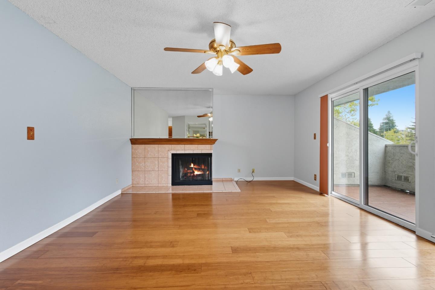 Hayward, California, 94541, United States, 2 Bedrooms Bedrooms, ,2 BathroomsBathrooms,Residential,For Sale,1961712