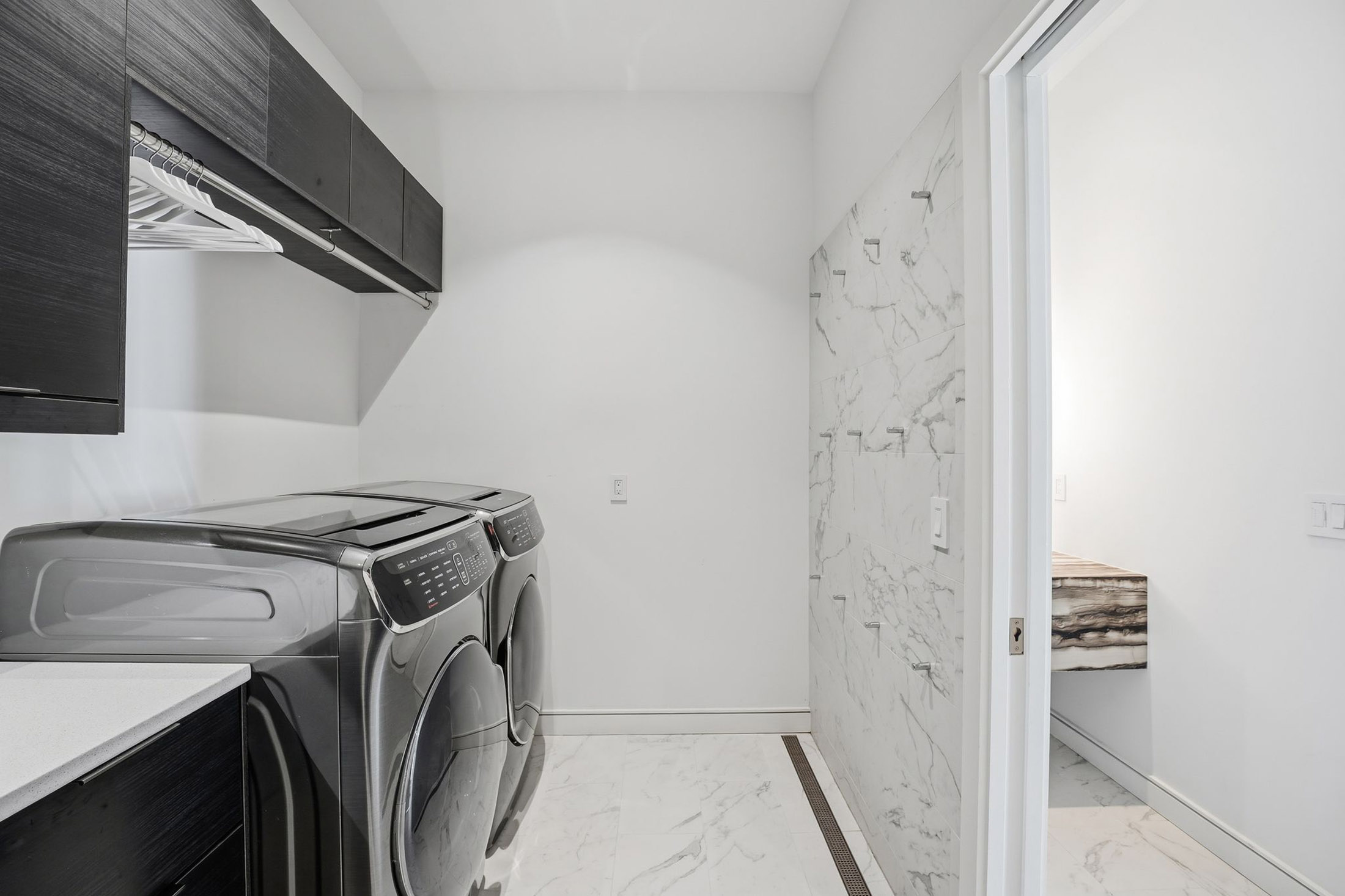  Magazine-worthy Mid-century Modern Retreat in the Heart of Morningside - 物件實景