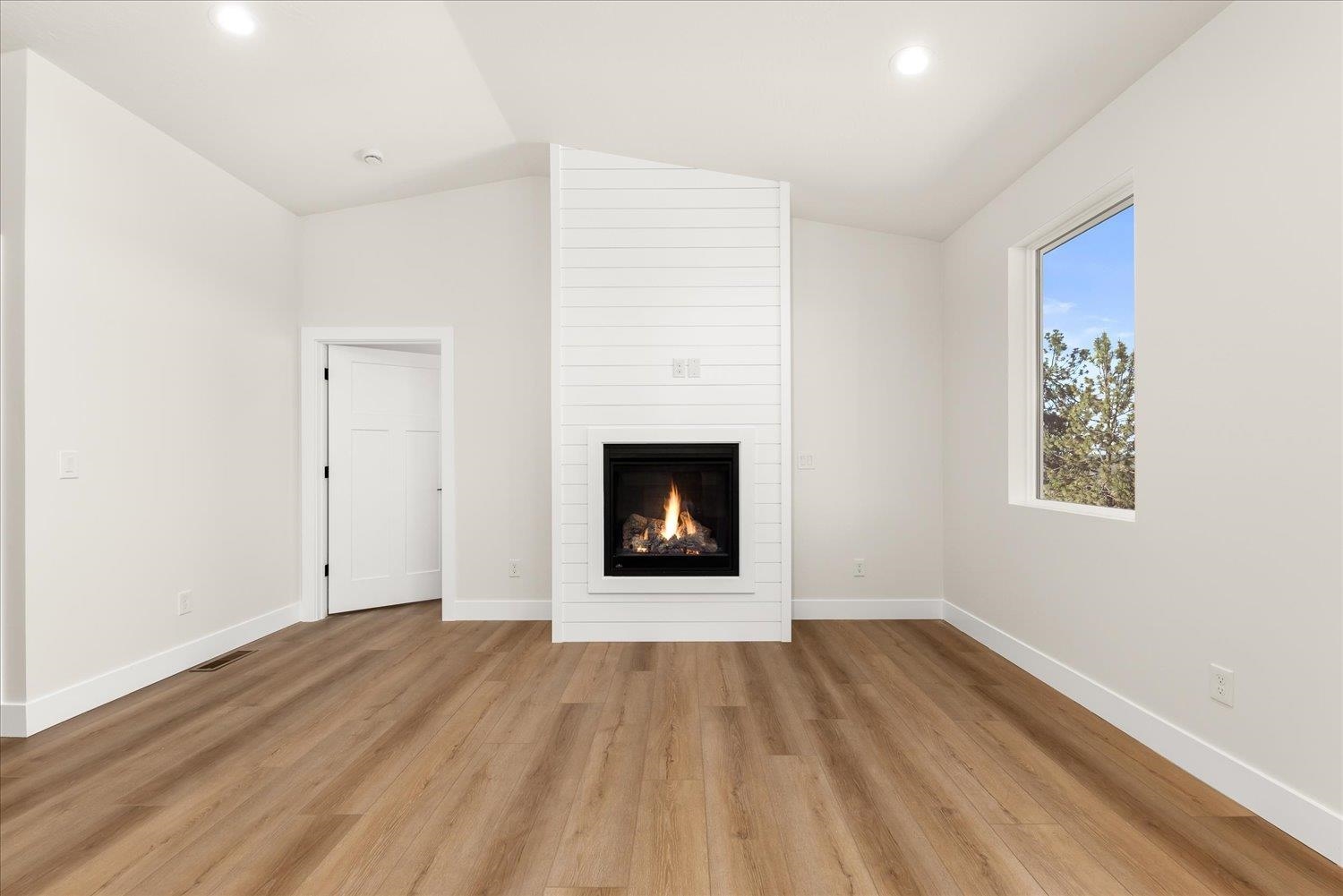 Spokane, Washington, 99208, United States, 4 Bedrooms Bedrooms, ,3 BathroomsBathrooms,Residential,For Sale,1826785