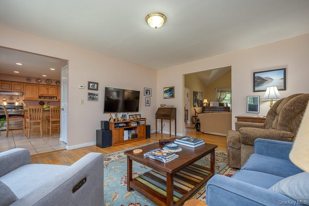 Stony Point, New York, 10980, United States, 5 Bedrooms Bedrooms, ,3 BathroomsBathrooms,Residential,For Sale,1918019