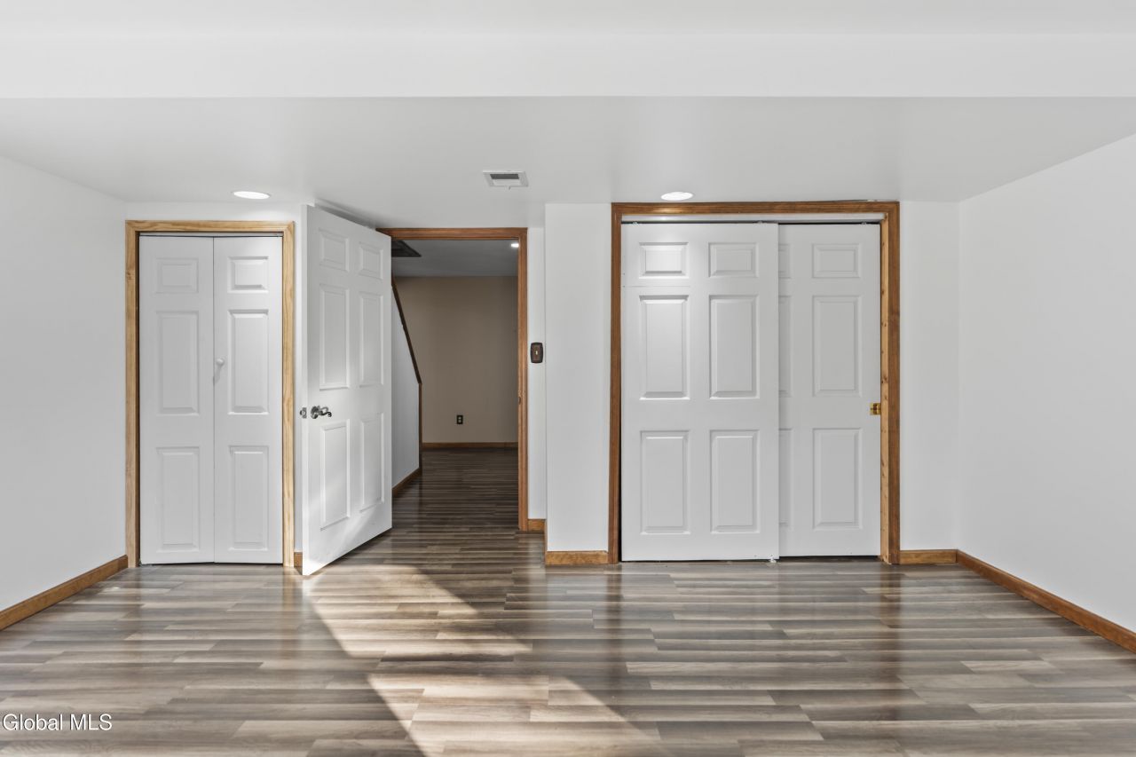 Niskayuna, New York, 12309, United States, 6 Bedrooms Bedrooms, ,4 BathroomsBathrooms,Residential,For Sale,1906999