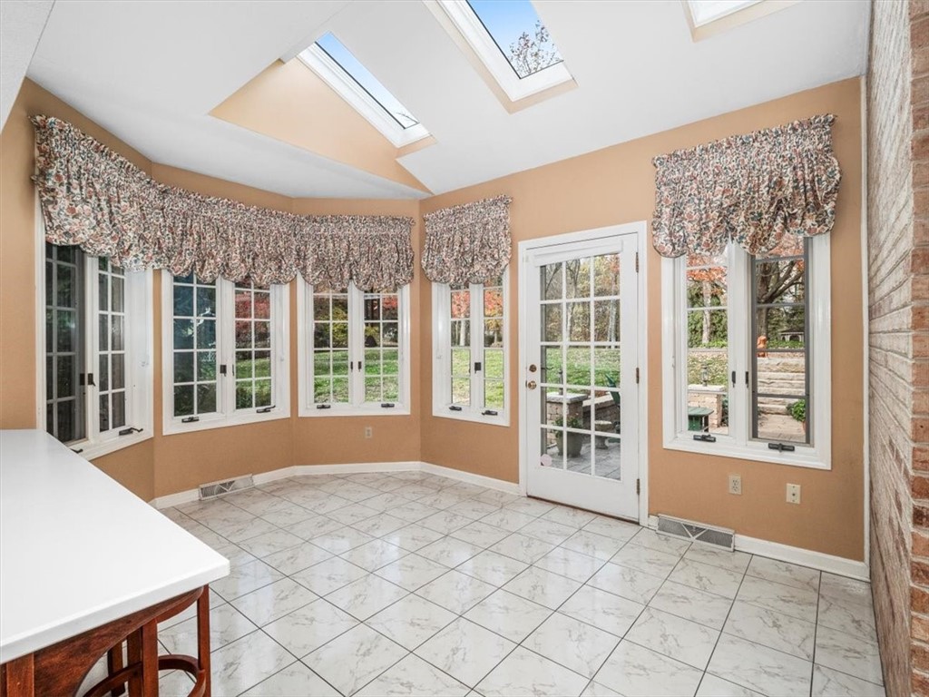 Marshall, Pennsylvania, 15090, United States, 4 Bedrooms Bedrooms, ,5 BathroomsBathrooms,Residential,For Sale,1989478