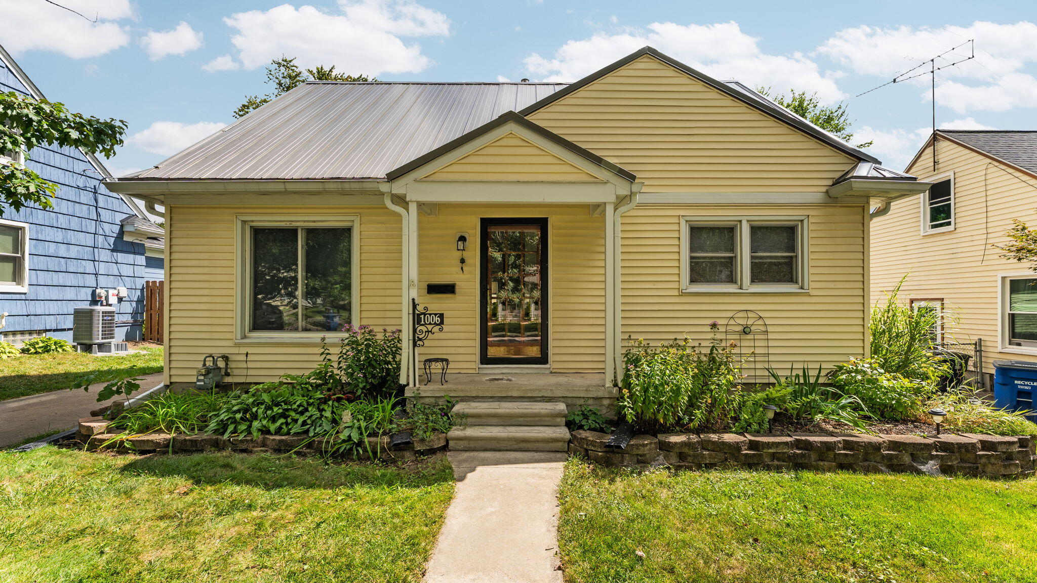 Ann Arbor, Michigan, 48103, United States, 3 Bedrooms Bedrooms, ,2 BathroomsBathrooms,Residential,For Sale,1937160