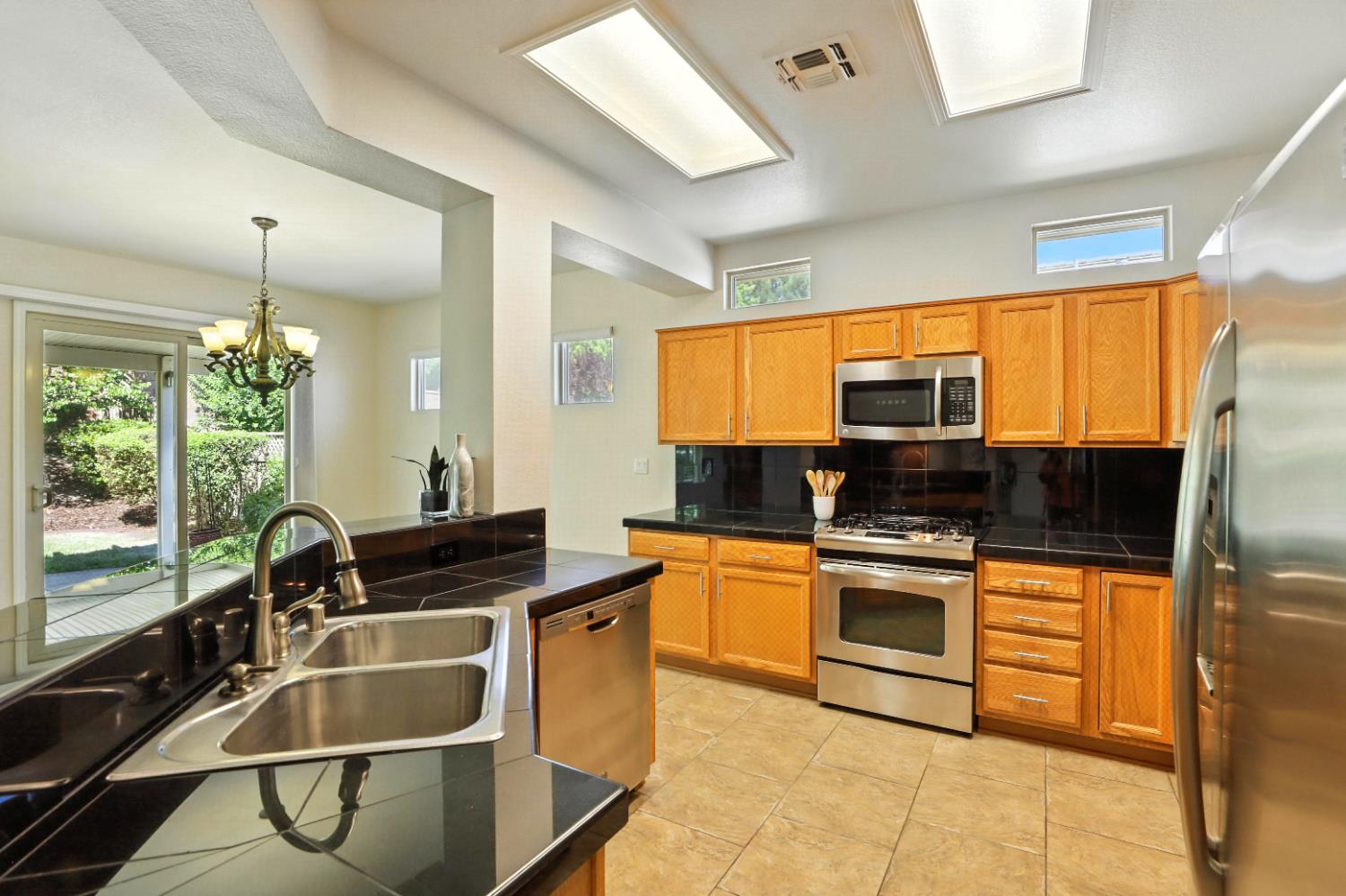 Lincoln, California, 95648, United States, 2 Bedrooms Bedrooms, ,2 BathroomsBathrooms,Residential,For Sale,1910856