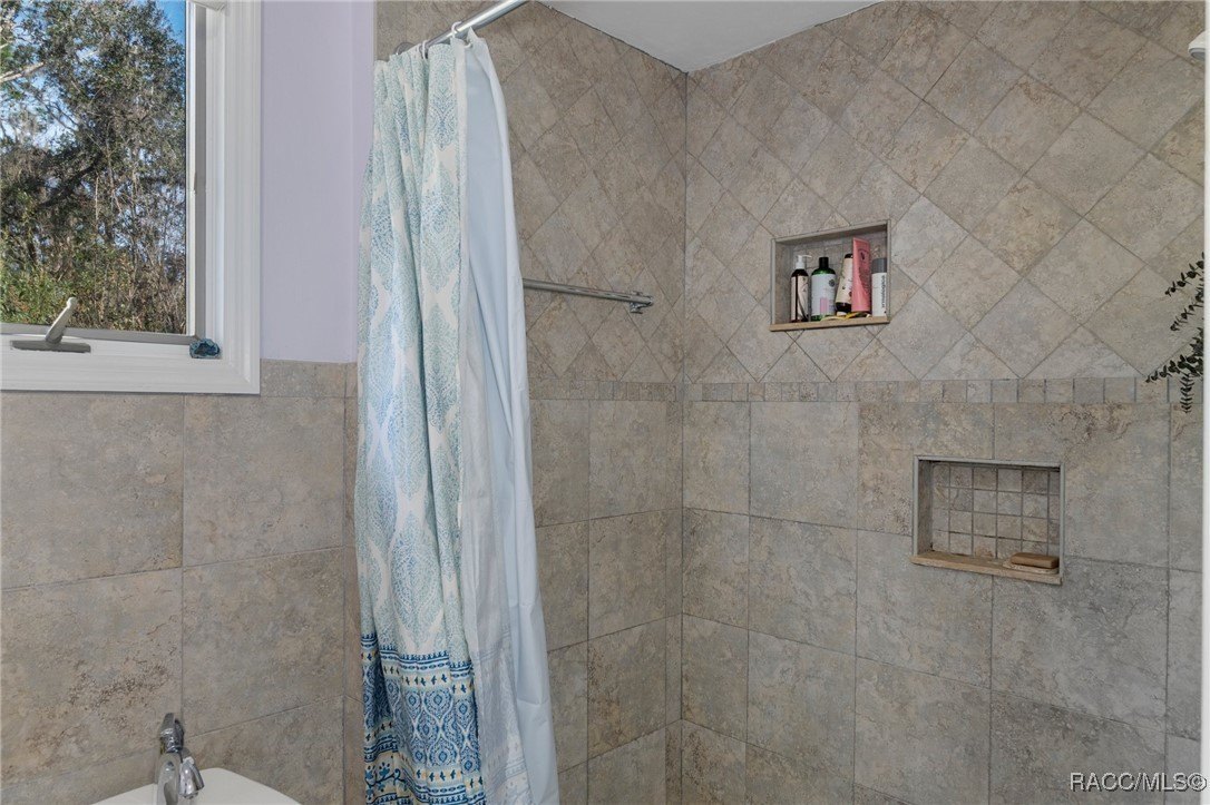 Brooksville, Florida, 34601, United States, 3 Bedrooms Bedrooms, ,2 BathroomsBathrooms,Residential,For Sale,1928747