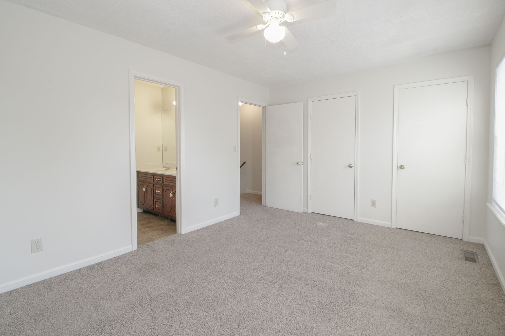 Clarksville, Tennessee, 37042, United States, ,Residential,For Sale,2013065