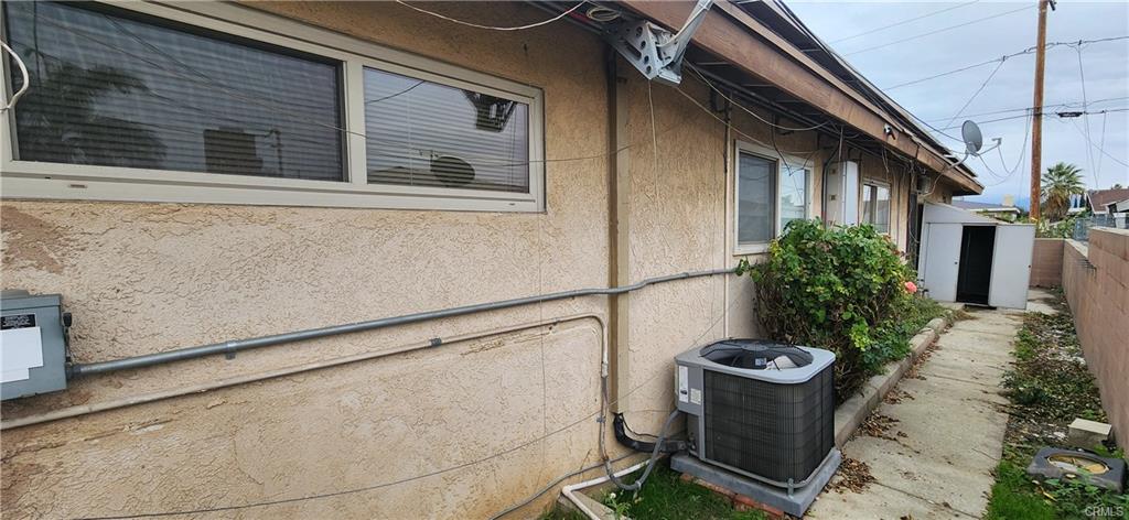 Bloomington, California, 92316, United States, 5 Bedrooms Bedrooms, ,2 BathroomsBathrooms,Residential,For Sale,2008810