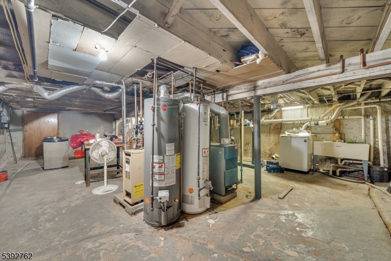 Rahway City, New Jersey, 07065, United States, 5 Bedrooms Bedrooms, ,2 BathroomsBathrooms,Residential,For Sale,1968734