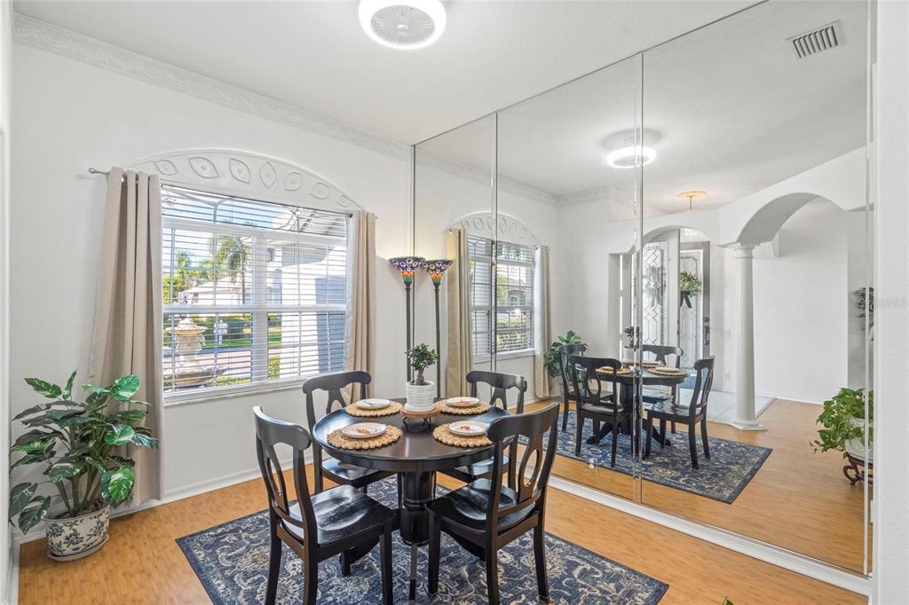 Bradenton, Florida, 34212, United States, 3 Bedrooms Bedrooms, ,3 BathroomsBathrooms,Residential,For Sale,1991817