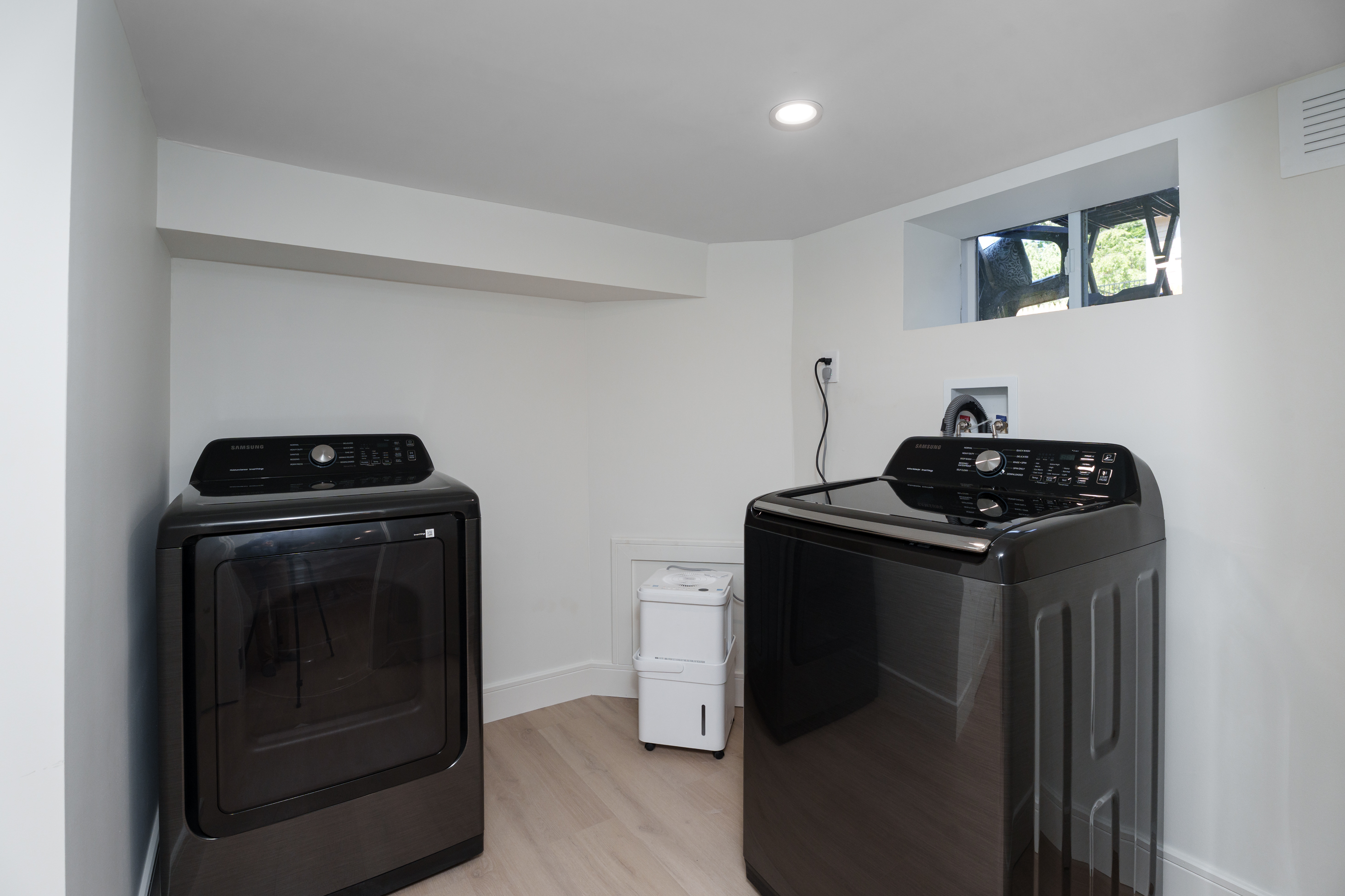  Design-Savvy Renovation Steps from Nature and Town - 物件實景