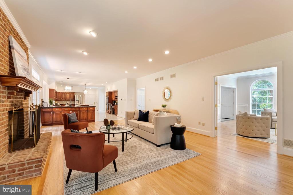 Great Falls, Virginia, 22066, United States, 5 Bedrooms Bedrooms, ,5 BathroomsBathrooms,Residential,For Sale,1900616