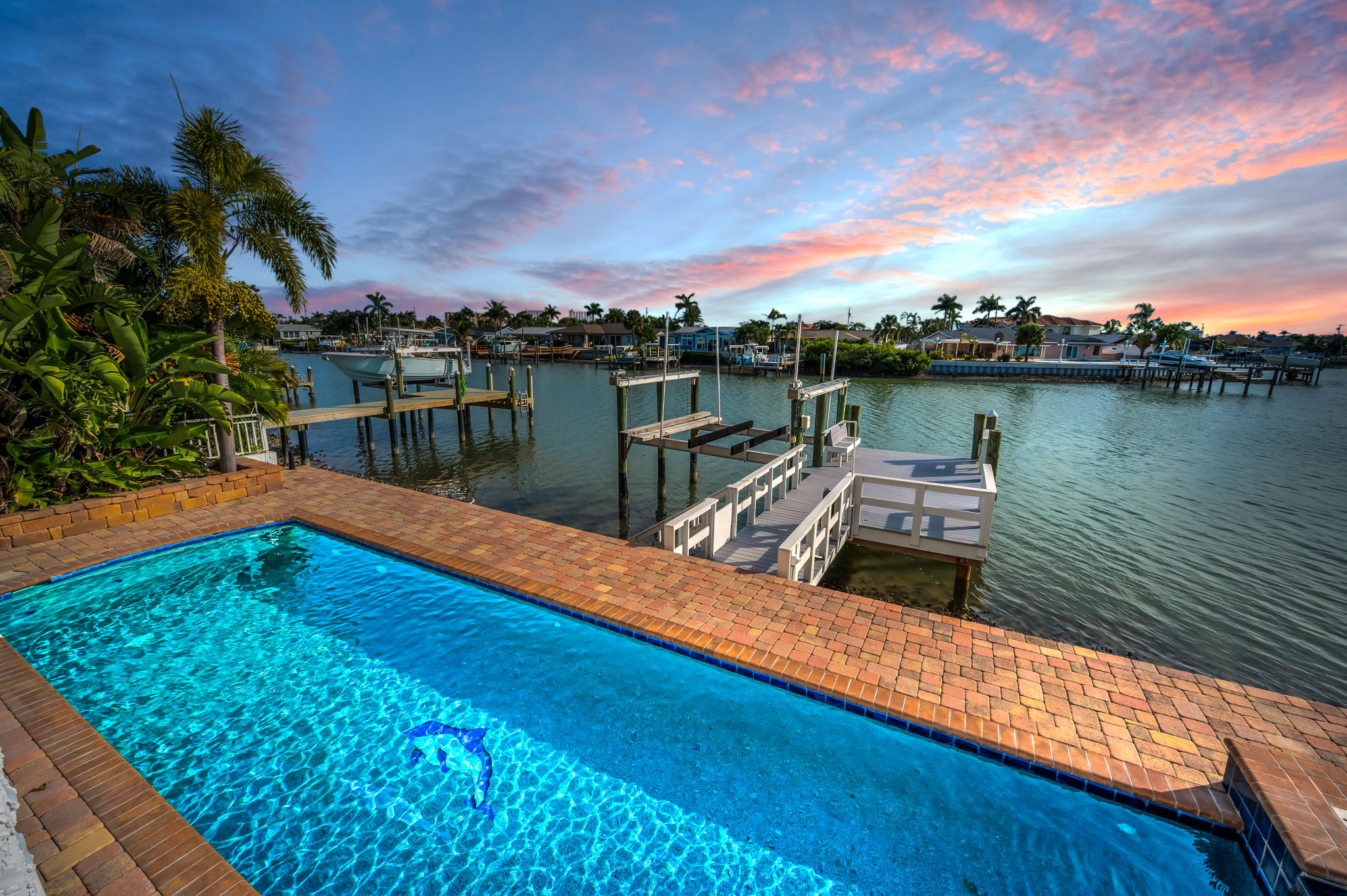 St Petersburg, Florida, 33707, United States, 4 Bedrooms Bedrooms, ,3 BathroomsBathrooms,Residential,For Sale,1992370