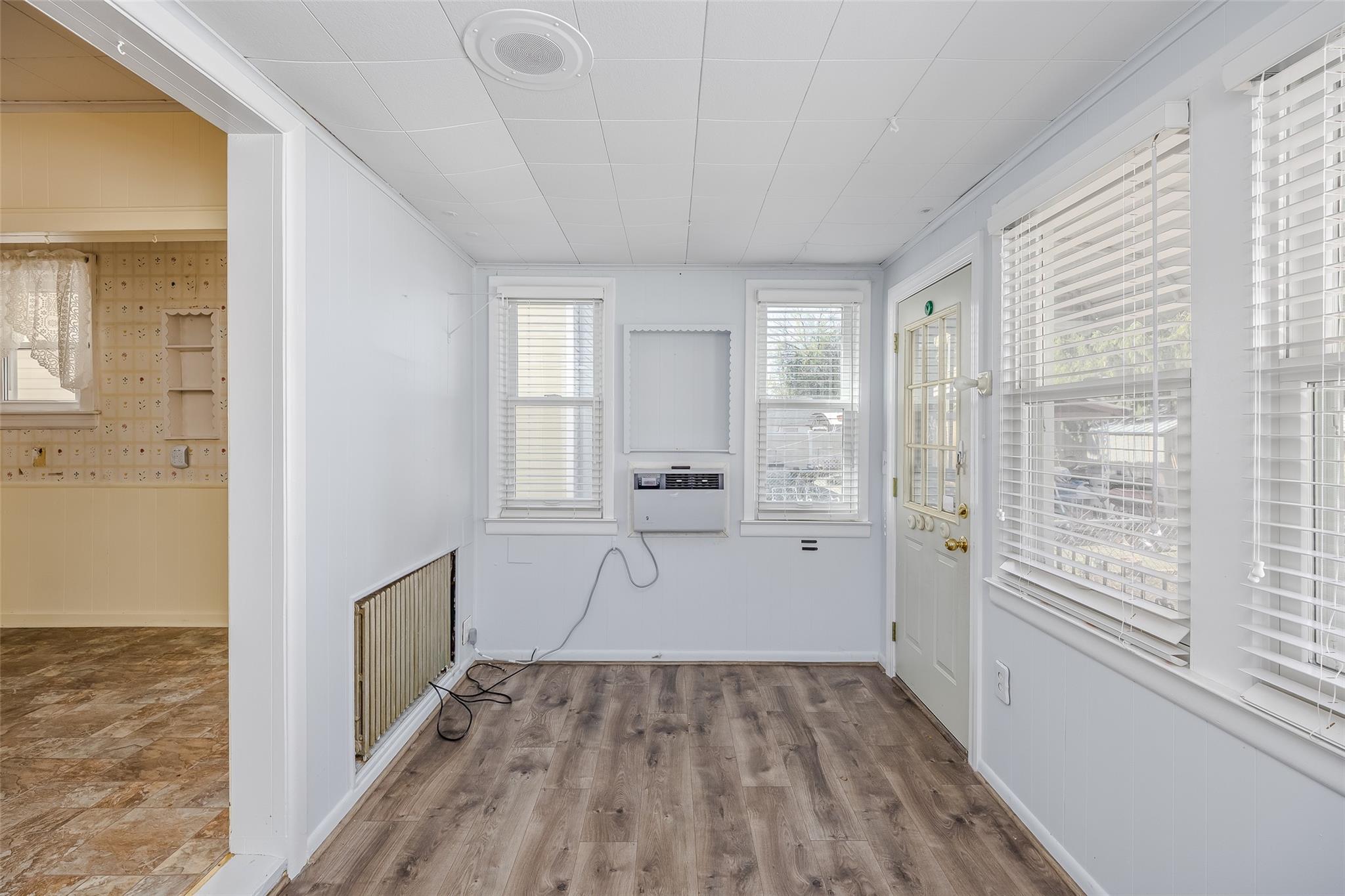 Queens Village, New York, 11428, United States, 4 Bedrooms Bedrooms, ,2 BathroomsBathrooms,Residential,For Sale,1752730