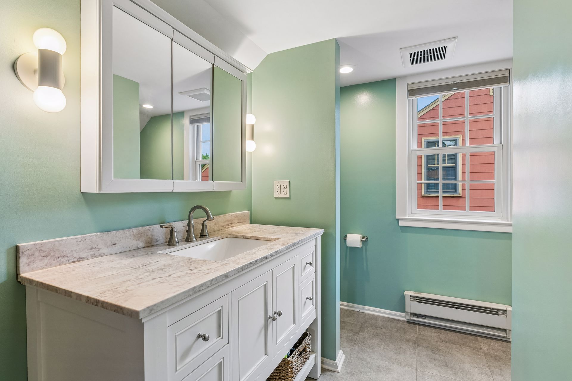  Thoughtfully Updated Falcon Heights Home Near Como Park - 物件實景