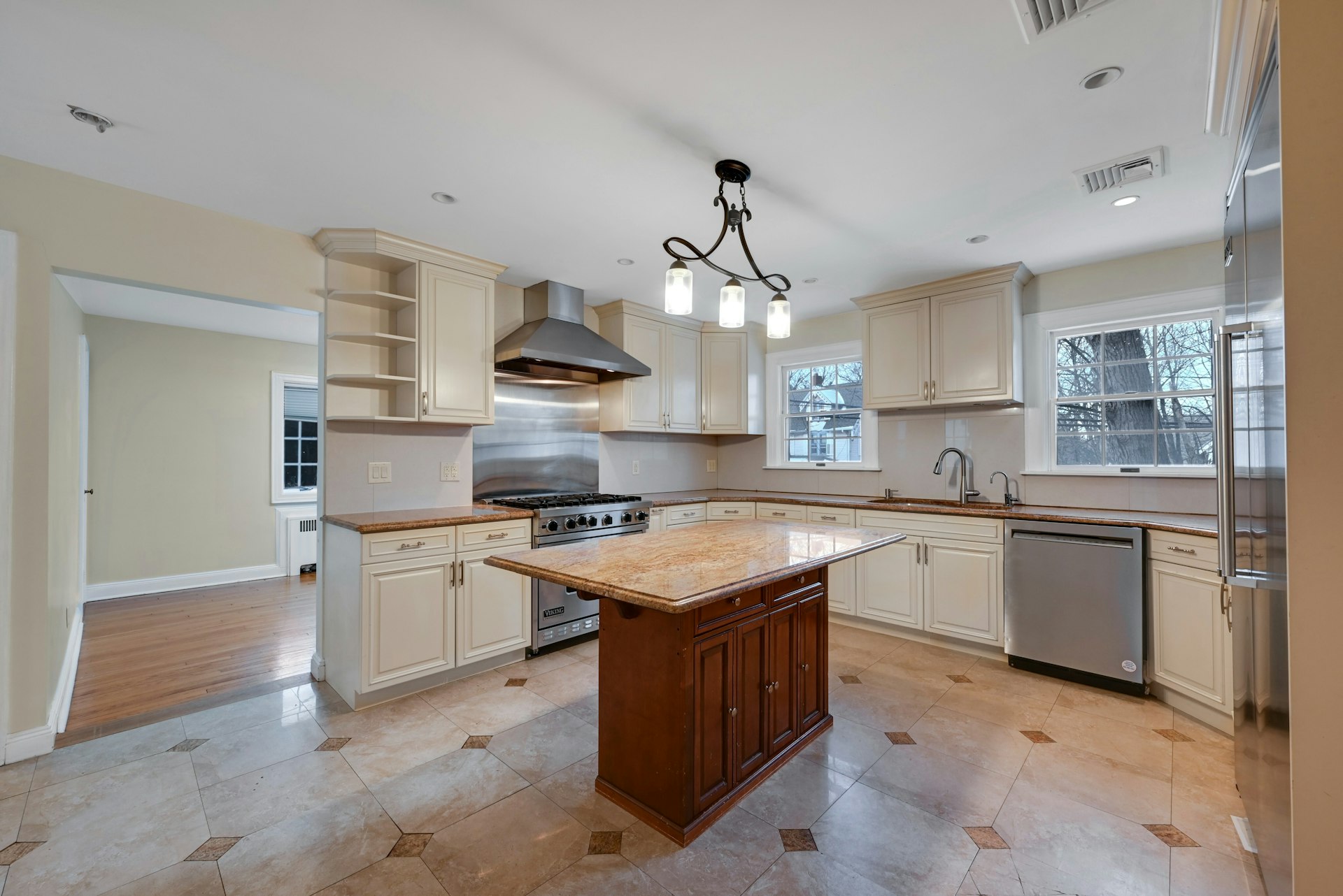  40 Clinton Avenue, Tenafly, NJ, 07670 - 物件實景