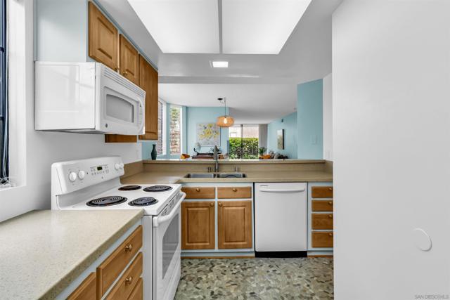 San Diego, California, 92106, United States, 2 Bedrooms Bedrooms, ,2 BathroomsBathrooms,Residential,For Sale,1835176