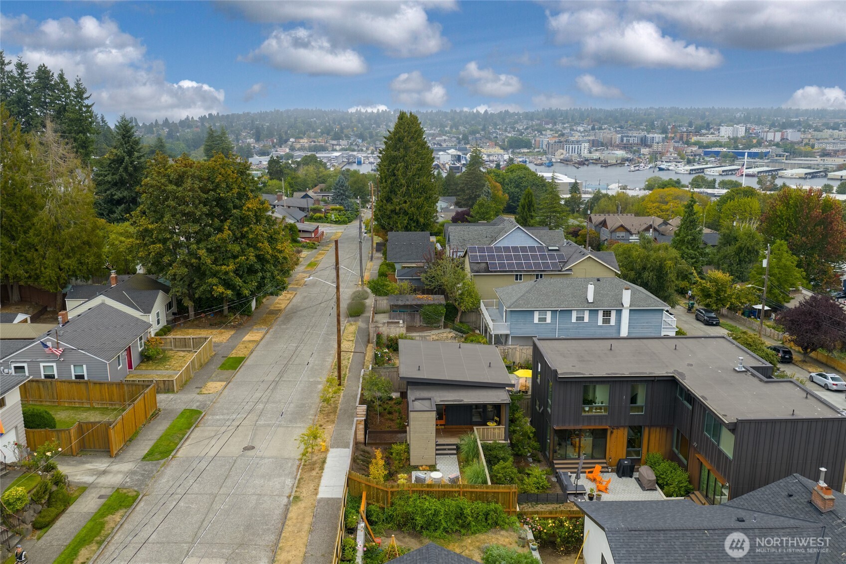 Seattle, Washington, 98199, United States, 2 Bedrooms Bedrooms, ,1 BathroomBathrooms,Residential,For Sale,1950850