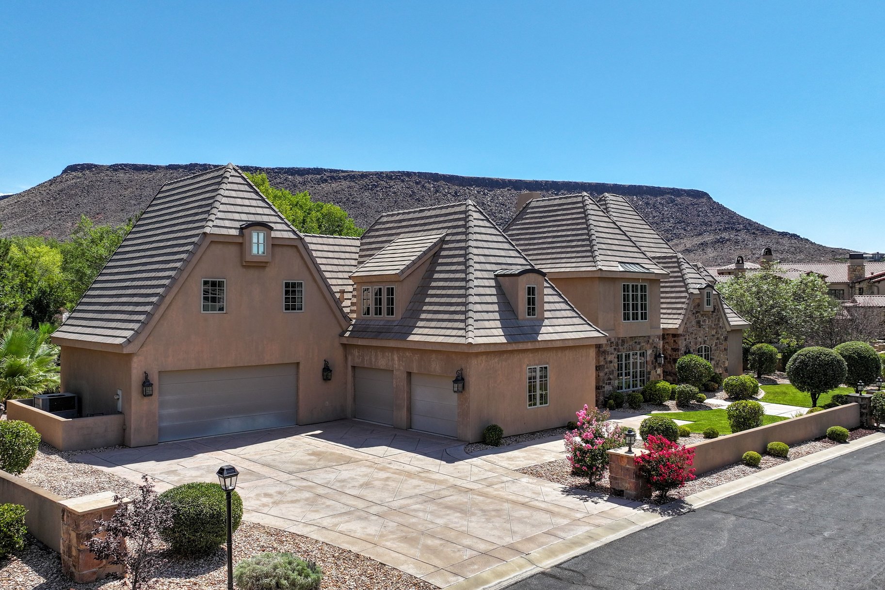  French Country Estate, Tucked Within an Exclusive Luxury Gated Community - 物件實景