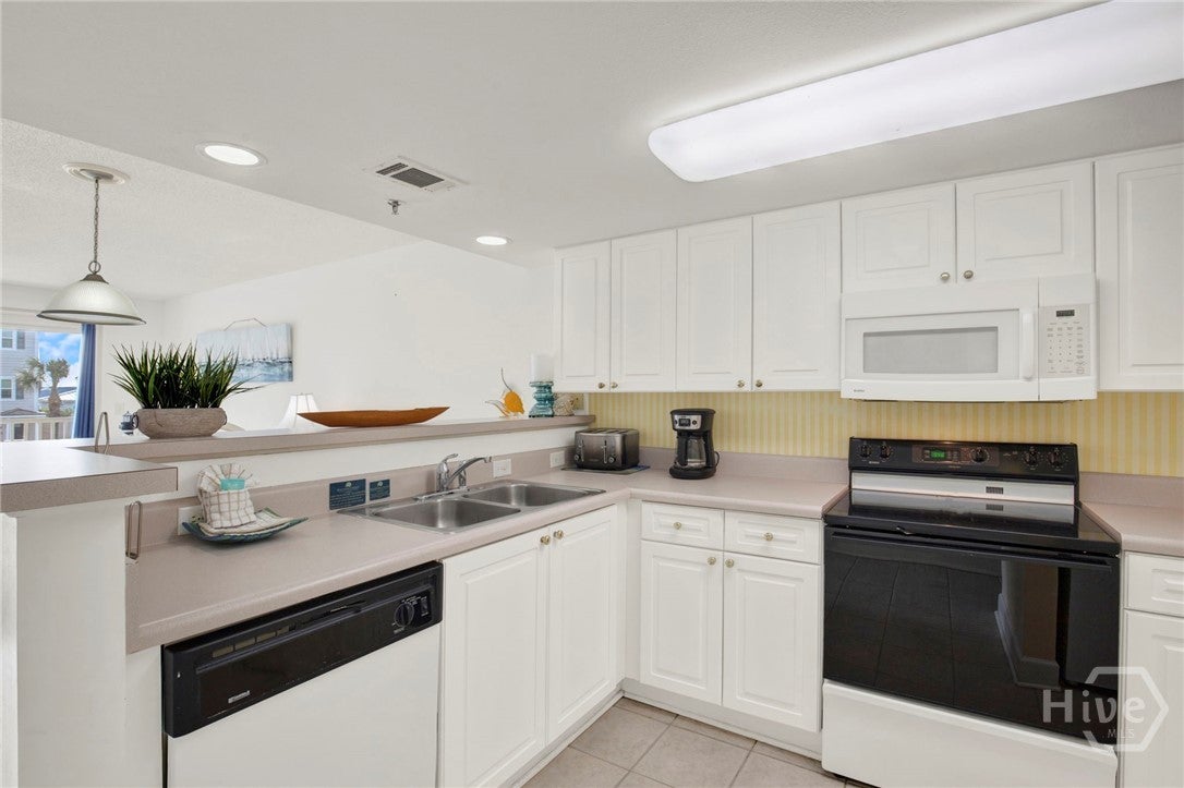 TYBEE ISLAND, Georgia, 31328, United States, 2 Bedrooms Bedrooms, ,2 BathroomsBathrooms,Residential,For Sale,2032025
