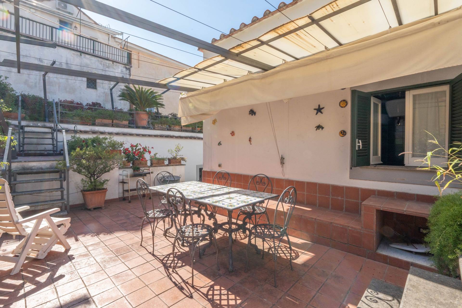 piazza seiano, Vico Equense, Napoli, 80069, IT, 4 Bedrooms Bedrooms, ,4 BathroomsBathrooms,Residential,For Sale,piazza seiano,1629621