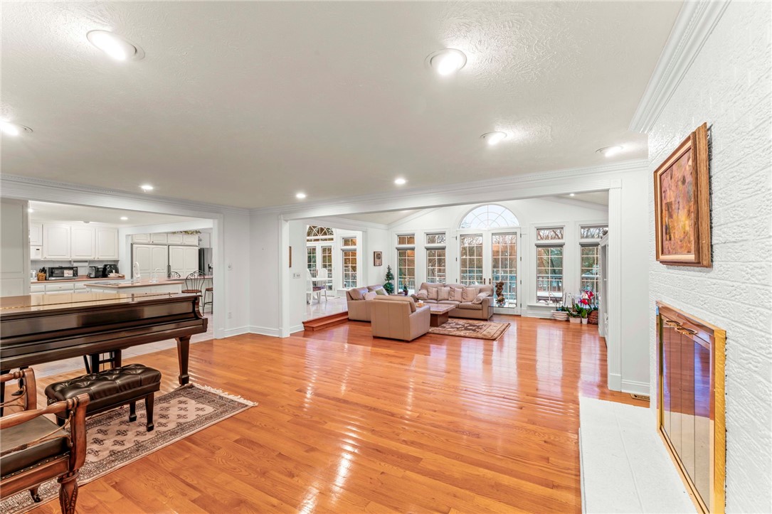 Mcmurray, Pennsylvania, 15317, United States, 4 Bedrooms Bedrooms, ,4 BathroomsBathrooms,Residential,For Sale,2005499