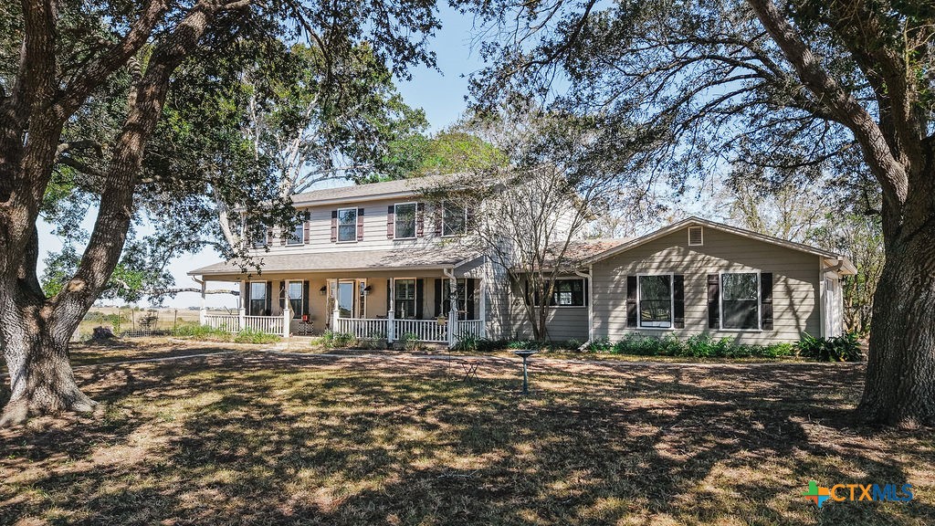 Yoakum, Texas, 77995, United States, 4 Bedrooms Bedrooms, ,3 BathroomsBathrooms,Residential,For Sale,1958998