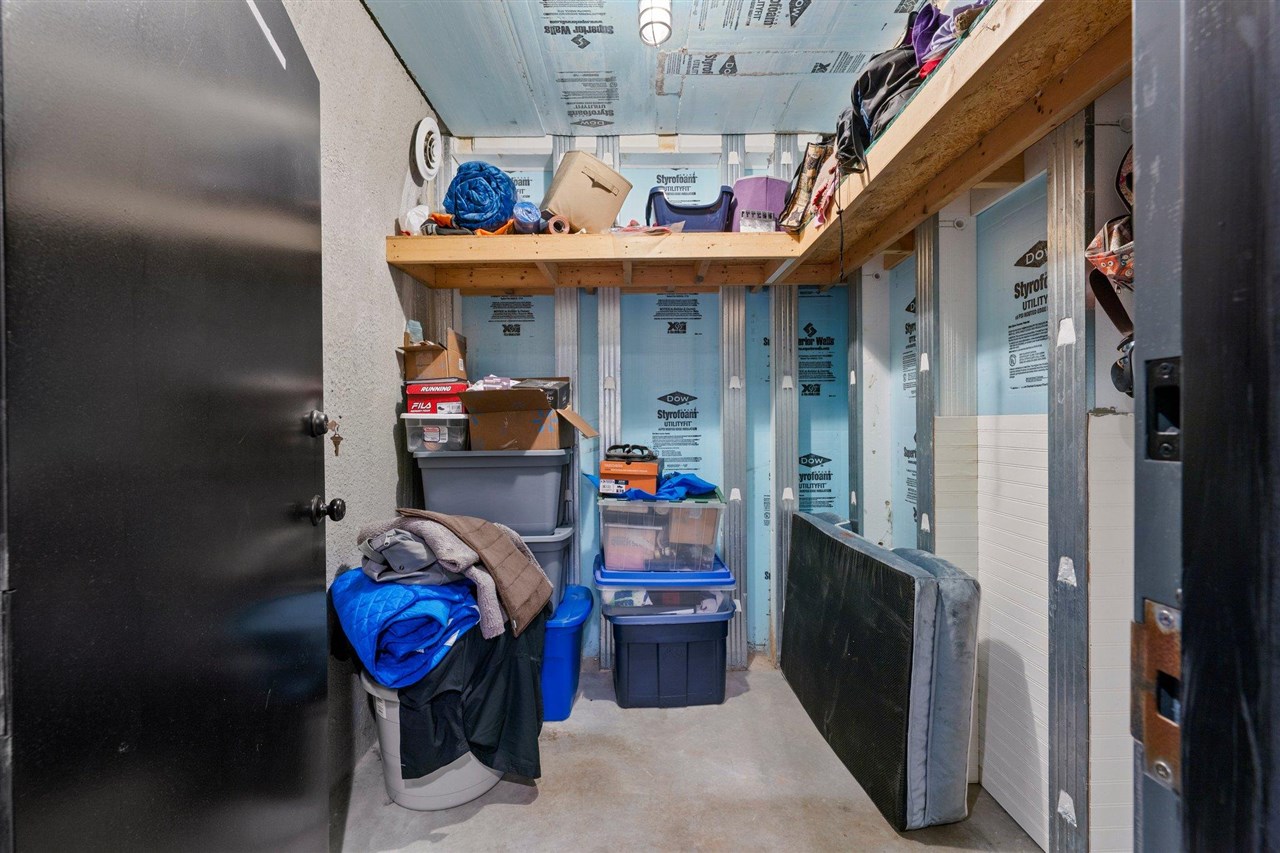 Franklin, Kentucky, 42134, United States, 6 Bedrooms Bedrooms, ,3 BathroomsBathrooms,Residential,For Sale,2002966