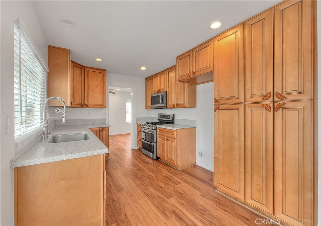 Ontario, California, 91764, United States, 4 Bedrooms Bedrooms, ,3 BathroomsBathrooms,Residential,For Sale,1992341