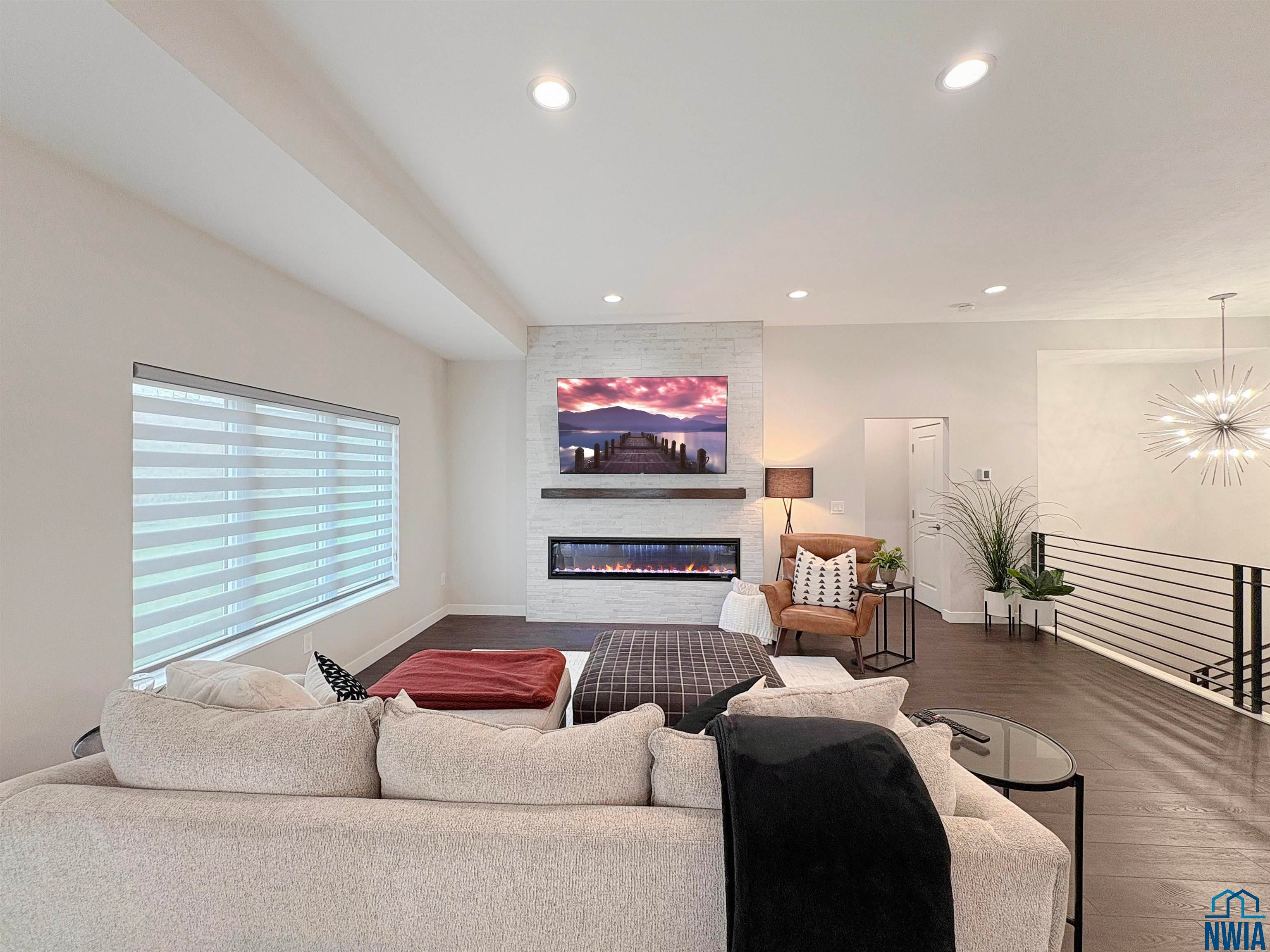 Hinton, Iowa, 51024, United States, 4 Bedrooms Bedrooms, ,3 BathroomsBathrooms,Residential,For Sale,1983377